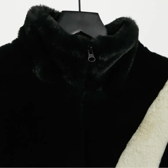 Nike Faux Fur Swoosh Jacket Size - Picture 2 of 6